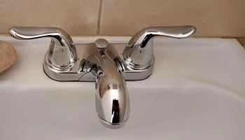 Servicio de plomería, electricidad, y albañilería 