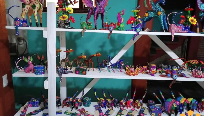 Alebrijes Taller -  Galeria El Pavorreal Interior - San Martín Tilcajete