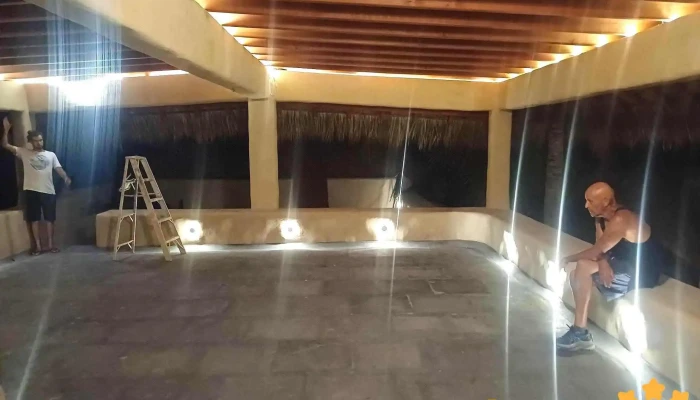 Calvo Bros Electric -  Interior - Bajos de Chila
