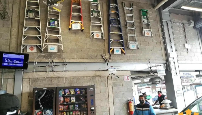 Distribuidora Santiago Ermita -  Interior - Iztapalapa, Ciudad de México