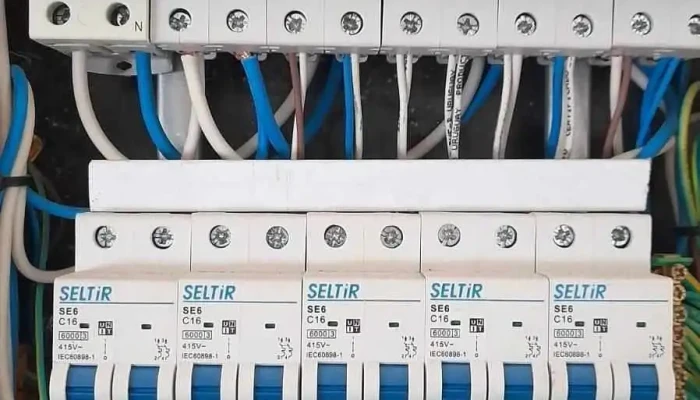 Electricistas | Electricista Urgencias | Habilitaciones Ute ⚡ - Fray Bentos Esquina