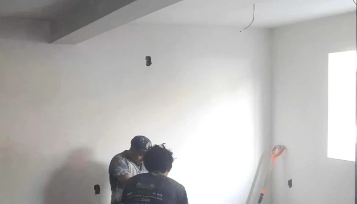 Plomero Y Electricista Albanileria Y Yeso Pintura Colocacion De Losetas Azulejos Instalacion De Tablaroca Estuco Precios - Cdad. Nezahualcóyotl