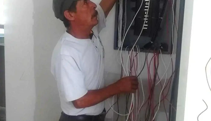servicios de plomería y electricidad Angel Medina - Primera Sección