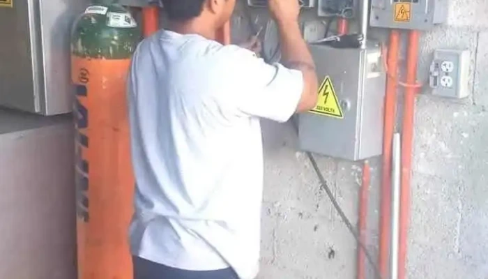 Servicios en Electricidad, Plomería y Construcción de obras en Gral. - Santa Rita 1